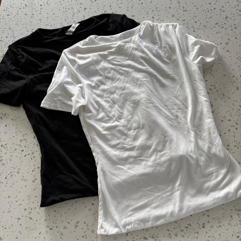 Tresser Set of 2 Black & White Tees Size Women’s Small